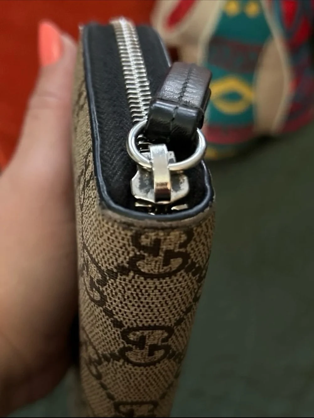 Gucci Beige GG Supreme Wallet with Red and Black Snake Motif - Picture 5 of 12